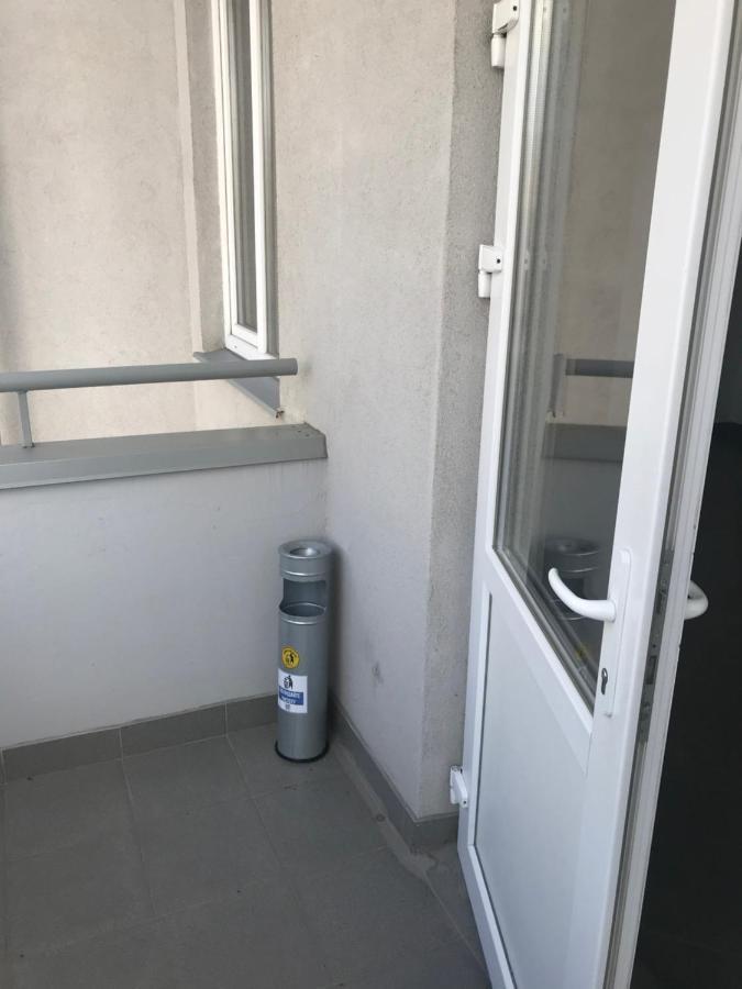 Gagarin Studio Apartment Odesa Exterior photo
